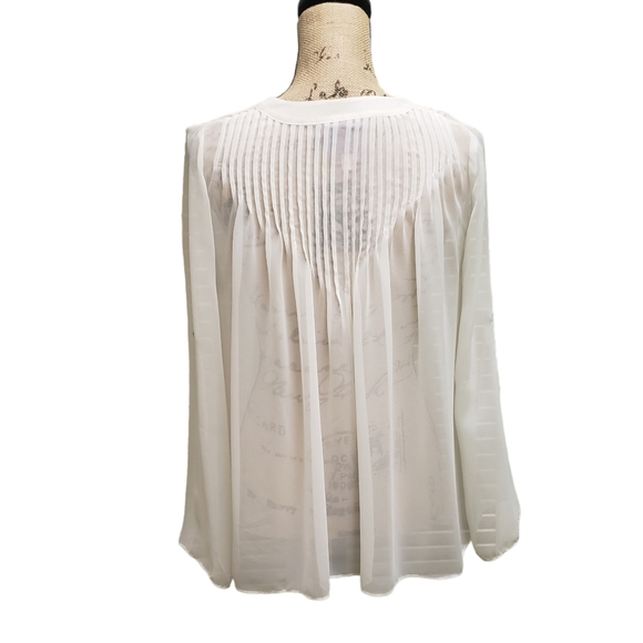 Romeo & Juliet Couture White Button Down Blouse - Picture 5 of 11